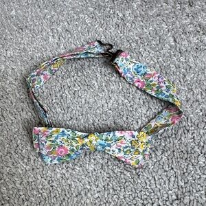 Wunderkin Floral Bow Tie for Kids - Multicolor